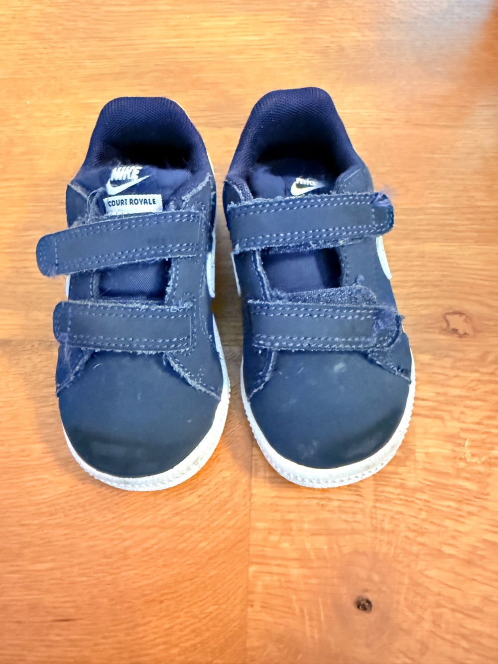 NIKE | Baby Navy and White Court Royale Velcro Sneakers - Picture 3 of 10